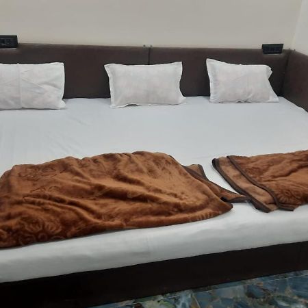 Golden Guest House Ujjain Dış mekan fotoğraf