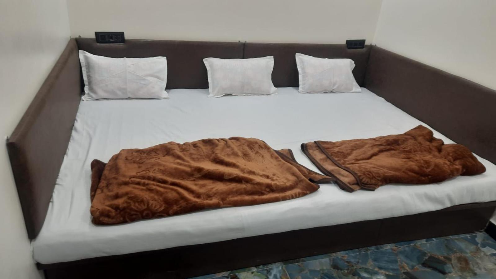 Golden Guest House Ujjain Dış mekan fotoğraf